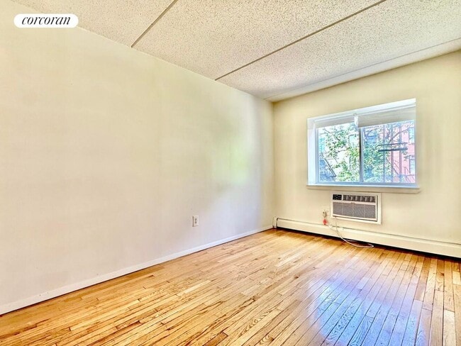 Building Photo - 321 E 119th St