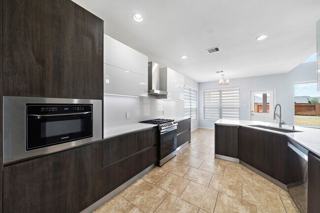 Building Photo - 29006 Dryander Forest Ct