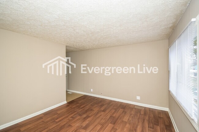 Foto del edificio - 8724 Montery Rd