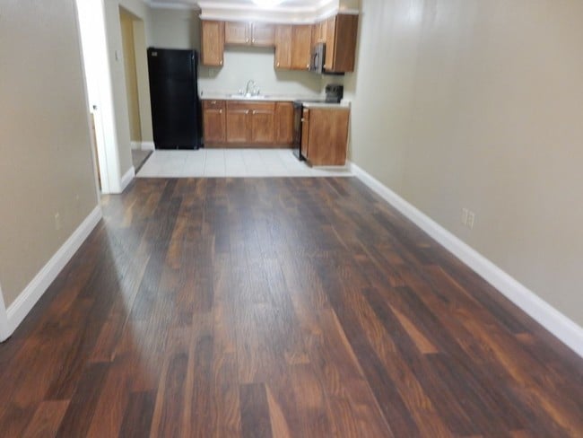 Building Photo - 1 Bedroom Unit Near Harborwalk Village