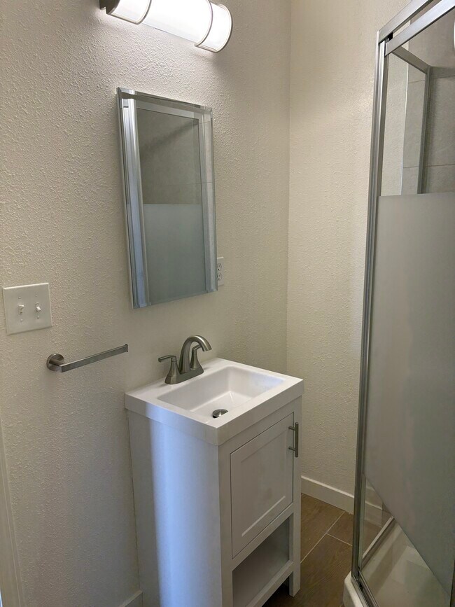 Foto del edificio - 73490 Ojai Pl