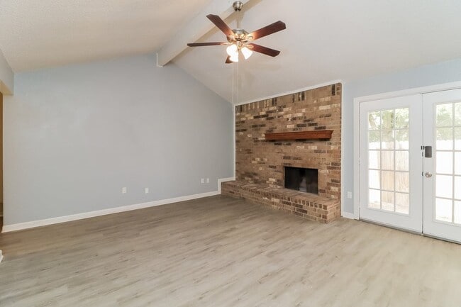 Foto del edificio - 6001 Old Mill Ct