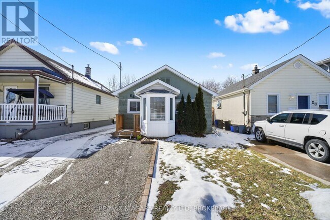 Photo du bâtiment - 64 Churchill St