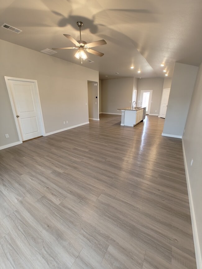 Foto del edificio - 3 bed 2 bath in Lone Star Trails!