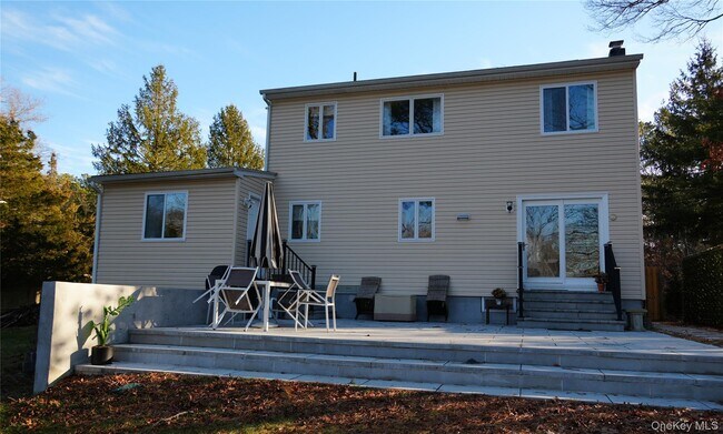 Foto del edificio - 371 S River Rd