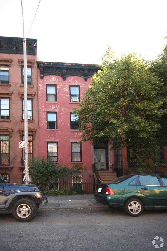 Primary Photo - 177 Adelphi St