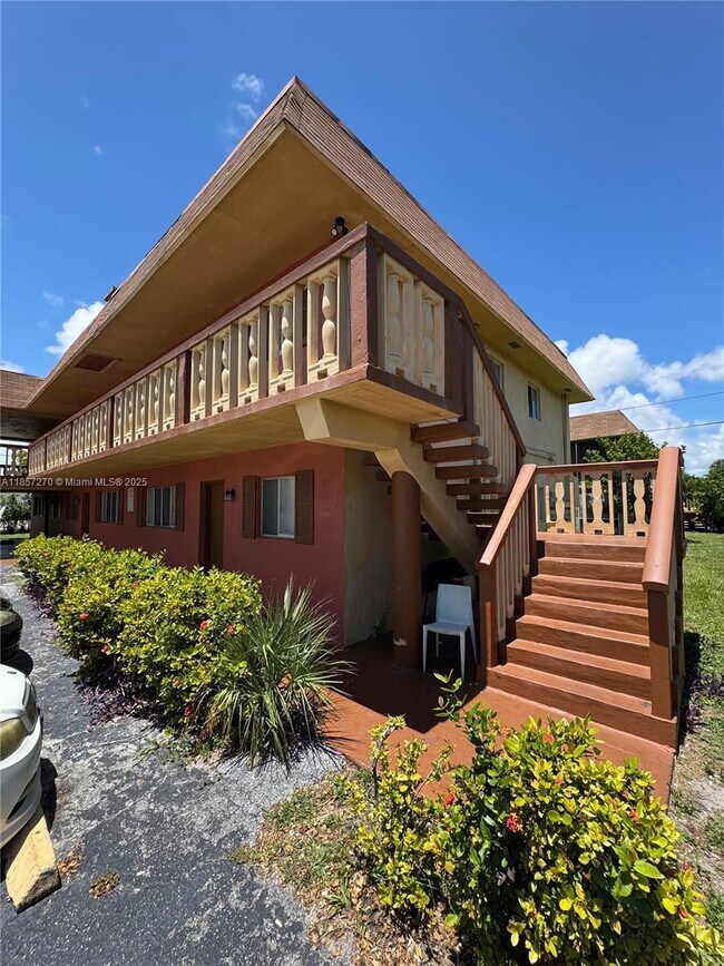 Foto del edificio - 933 W Jasmine Dr