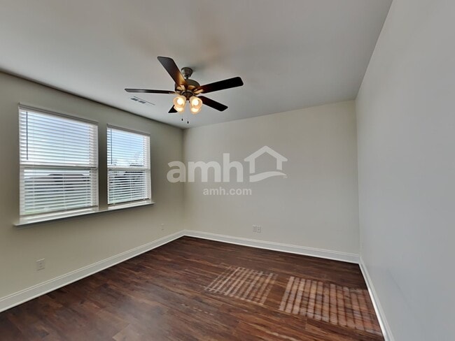 Building Photo - 123 Marin Dr