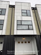 Building Photo - 756 Angle Dr