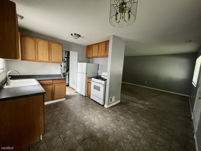 Building Photo - 3 br, 1 bath House - 14235 Hobart Ave
