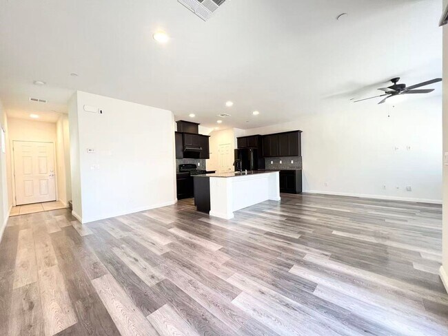 Foto del edificio - Modern two-story single-family home