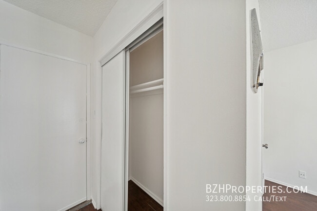 Building Photo - 2038 S Holt Ave
