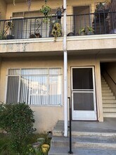 Building Photo - 918 W Huntington Dr