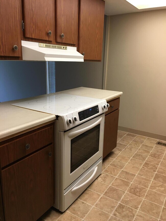 101 E Ticonderoga Dr Unit K, Westerville, OH 43081 Condo for Rent in