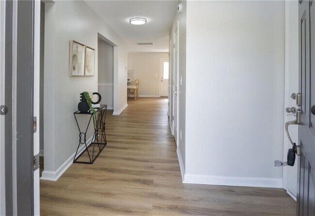 Foto del edificio - 833 Marie Trce