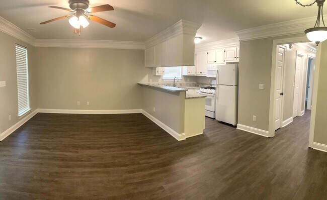 Foto del edificio - 383 Springview Ln