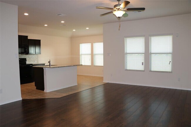 Foto del edificio - 1032 Hillrose Dr