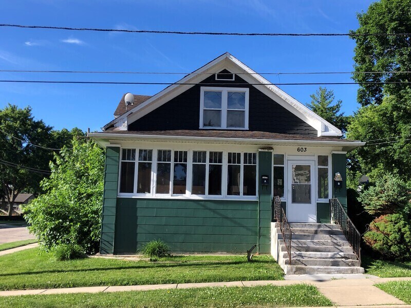 603 Mill St Unit B, Elgin, IL 60123 Condo for Rent in Elgin, IL