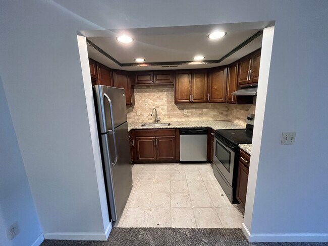 Building Photo - 2072 Park Run Dr