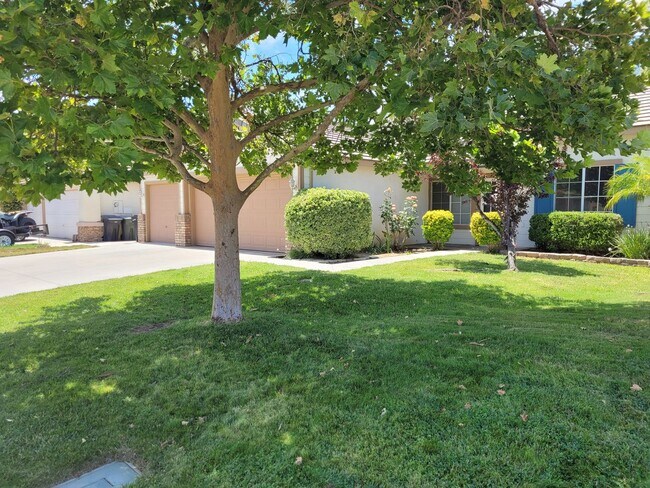 Foto del edificio - great charming house * virtual tour soon * by appointment only * quiet neighborhood