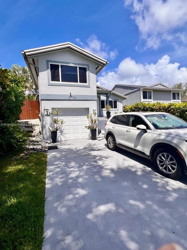 Primary Photo - 21724 SW 99th Ave