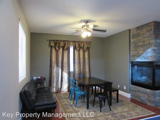 Foto del edificio - 224 Evergreen Summit Ave