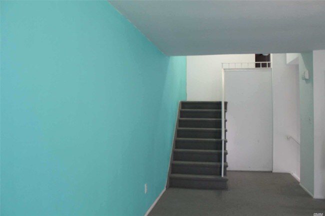 Foto del edificio - 224-09 Horace Harding Expy