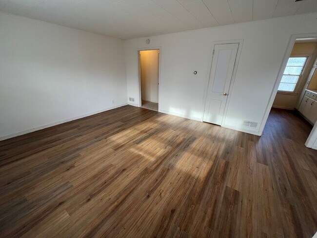 Foto del edificio - 152 Rodney Ct