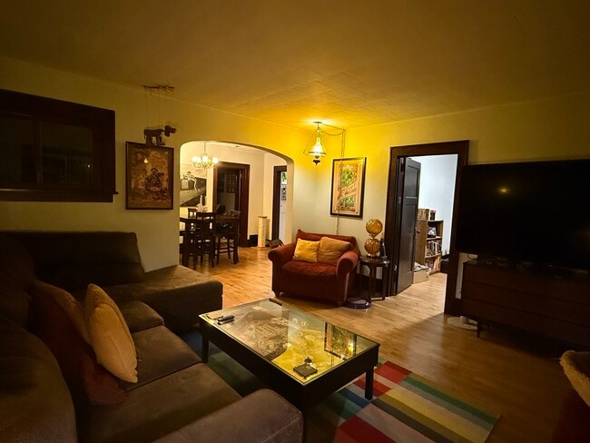 Building Photo - 514 Greenwood St