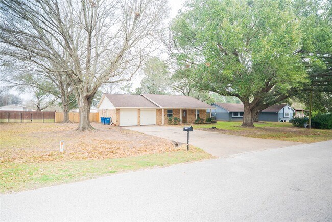 Building Photo - 3050 Orange St