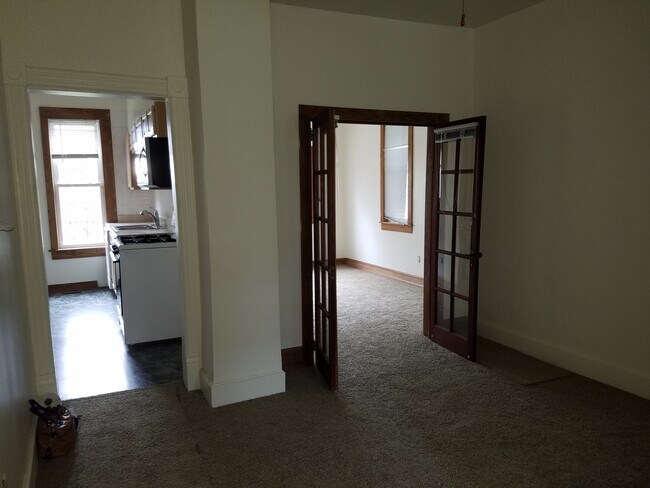 Foto del edificio - 826 E 6th St