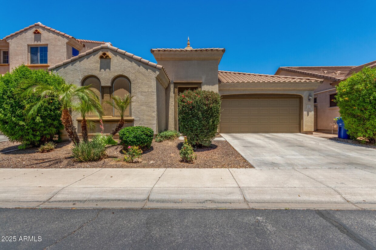 Primary Photo - 82 W Aster Dr