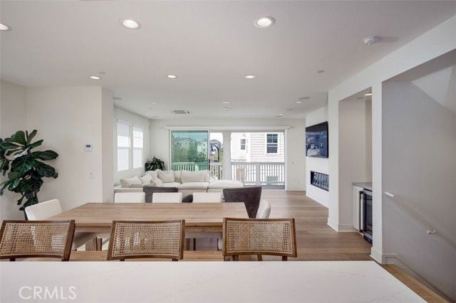 Building Photo - 2100 Cresta Dr