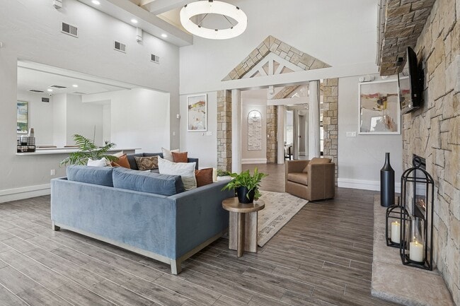 Foto del edificio - Grand Centennial Apartments