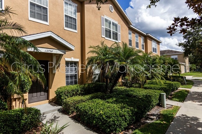 Daniels Landing 2/2.5 Townhome available now! - Daniels Landing 2/2.5 Townhome available now!