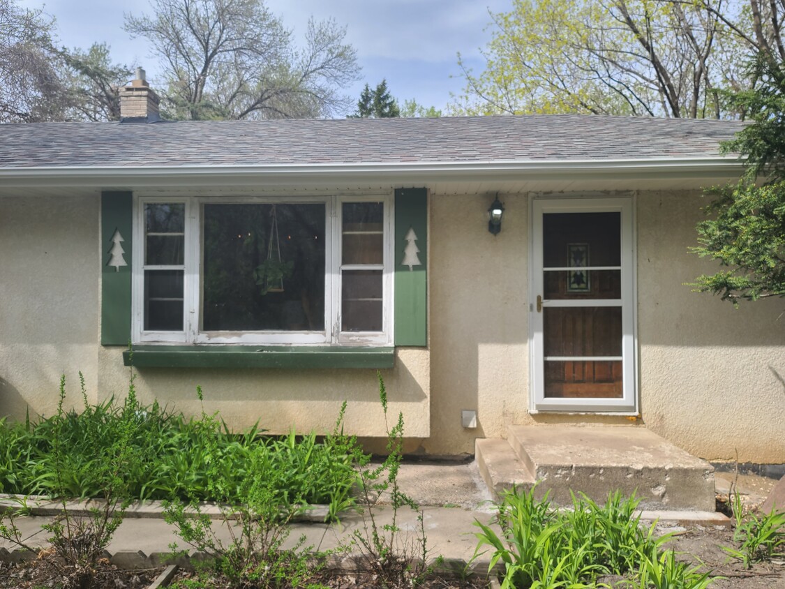Primary Photo - 6505 Rowland Rd