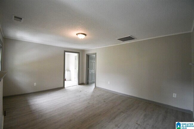 Building Photo - 1043 Birmingham St
