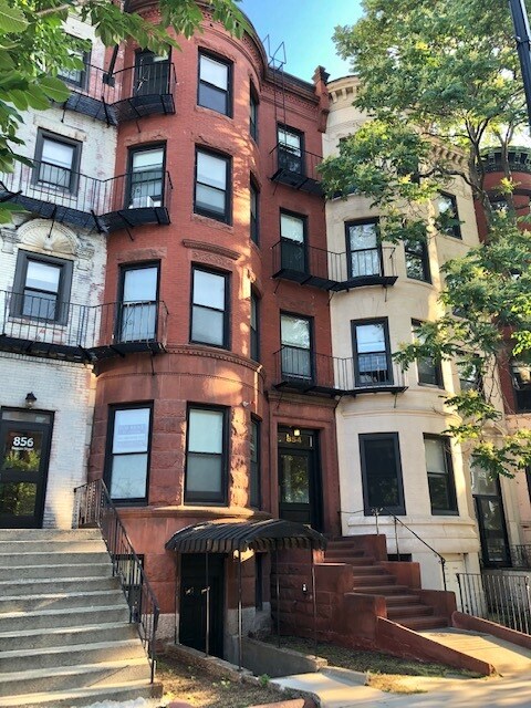 Foto del edificio - 854 Beacon St