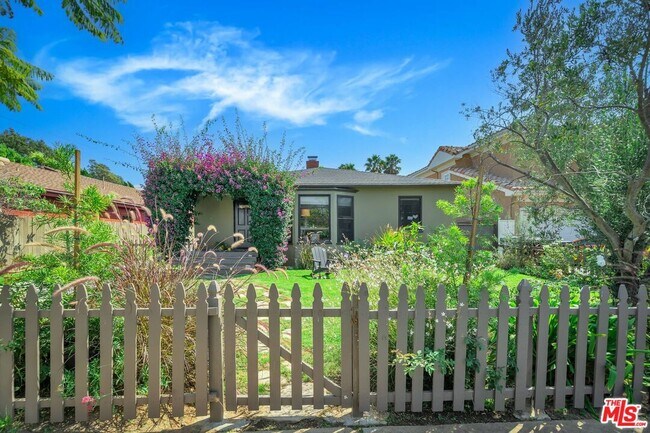 Foto del edificio - 560 N Tahquitz Pl