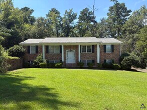 Building Photo - 1442 Maplewood Dr