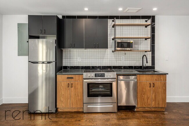 Foto del edificio - Kent Avenue, New York, NY 11249 - 4 BR 3 BA house