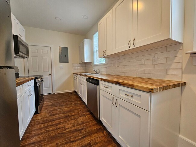 Foto del edificio - 515 E 49th St