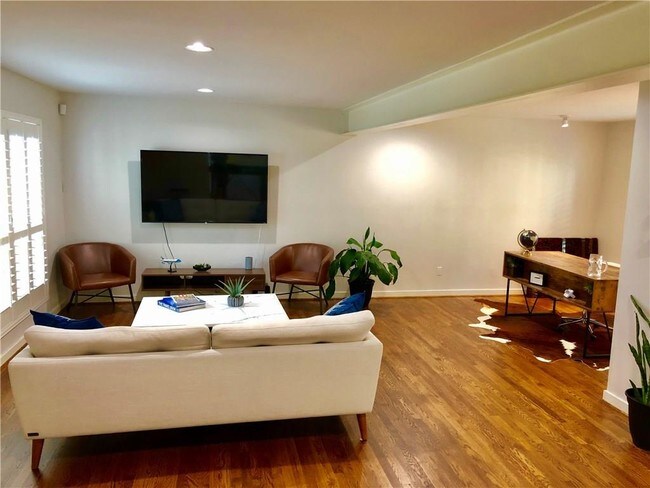 Foto del edificio - 4122 Travis St