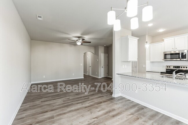 Foto del edificio - 7213 Somerford Rd