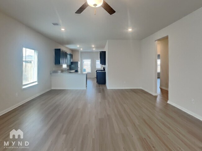 Building Photo - 15635 Plum Brk Dr