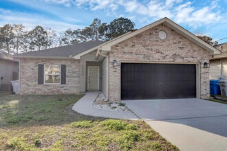 Building Photo - 2209 Tom St