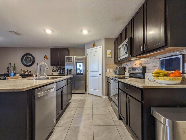 Foto del edificio - 4128 Silver Strand Trl