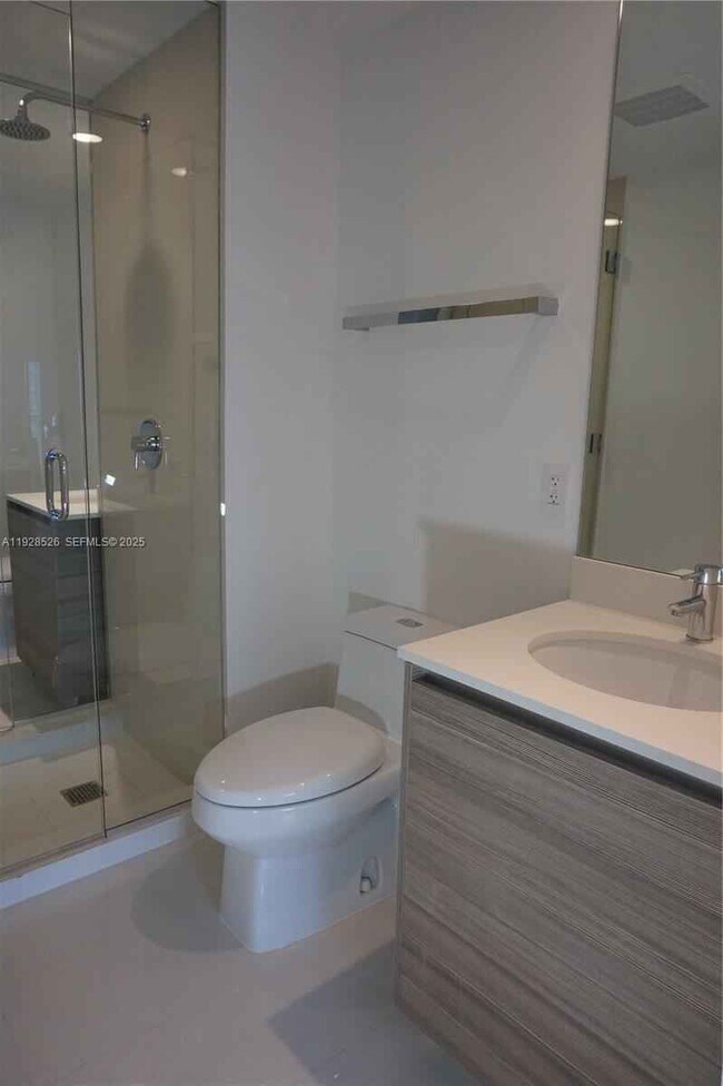 Foto del edificio - 121 NE 34th St