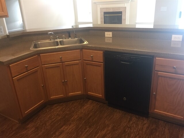 Foto del edificio - 4406 Hanging Moss Dr