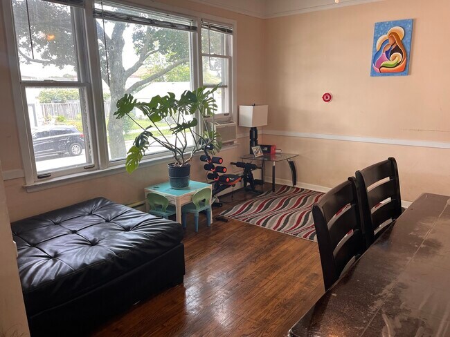 Foto del edificio - 4457 N Mcvicker Ave